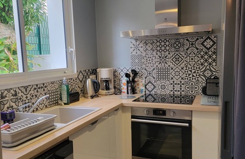 Royan Apartment | Apt 4 pers, classified 3*, 3 min walk to the market and 10 min to the beach