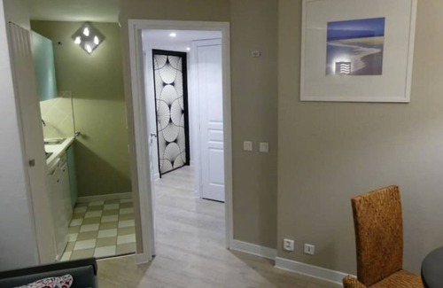 Le Touquet-Paris-Plage Apartment | Apt 4 pers swimming pool, parking/bed linen and toiletries, beds made before arrival