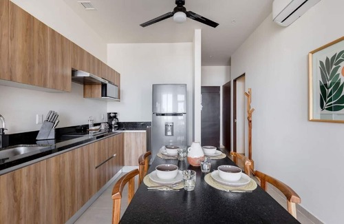 Downtown Cancun Apartment | Apt 402 with stunning Lagoon view w/pool and gym