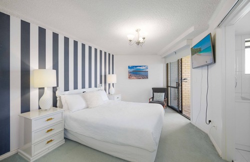 Mid North Coast Waterfront House | Apt 5 Century 21 Building