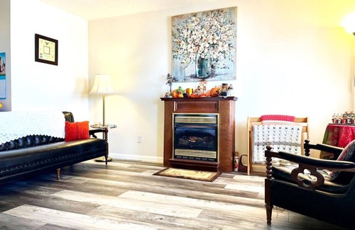 Paulding Apartment | Apt. 5 - Ensuite Bath, Roku, Kitchenette, Full