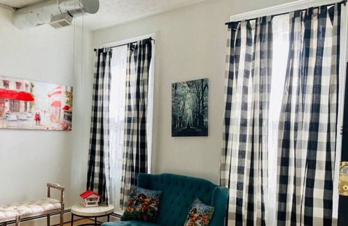CUF Apartment | Apt #6 · Clean and park/view one bedroom apt OTR/UC