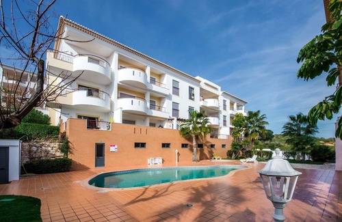 Telheiro Apartment | Apt. Amigas, with access to the communal pool