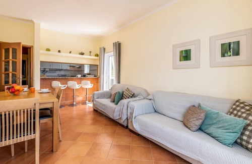 Albardeira Apartment | Apt. Casa Murrin, in a peaceful and secure complex with pool