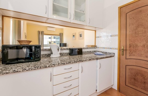 Albardeira Apartment | Apt. Casa Murrin, in a peaceful and secure complex with pool