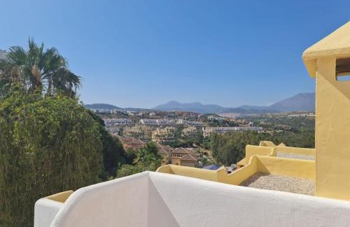 Bahia de Casares Apartment | Apt de 3 dormitorios a 3 minutos en coche de la playa