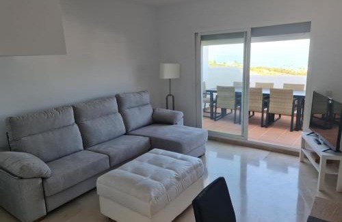 Bahia de Casares Apartment | Apt de 3 dormitorios a 3 minutos en coche de la playa