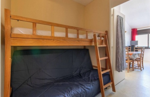 Cadeilhan-Trachere Apartment | Apt for 4 people at the foot of the slopes and hiking trails with views over the valley