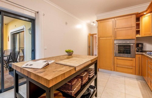 Porto de Mos Apartment | Apt. Jardim, with communal pool & private garden