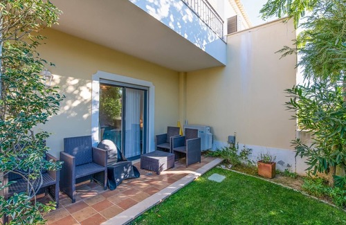 Porto de Mos Apartment | Apt. Jardim, with communal pool & private garden