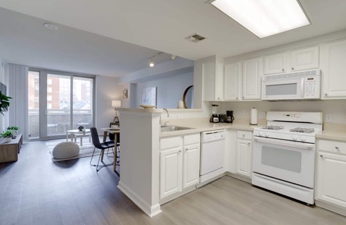 Ballston Apartment | Apt Just Steps from Ballston Subway Station