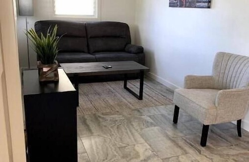 Hilo Apartment | Apt L-Downtown 2 bedroom apartment.
