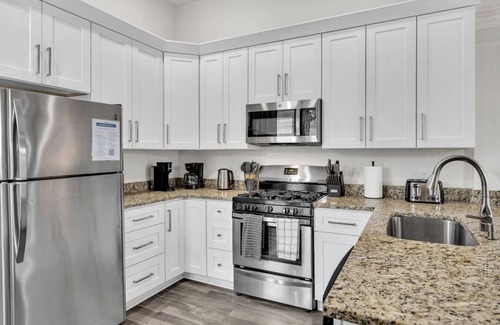 Uptown Historic District Apartment | Apt on Magazine St. - Walk to Shops & Restaurants