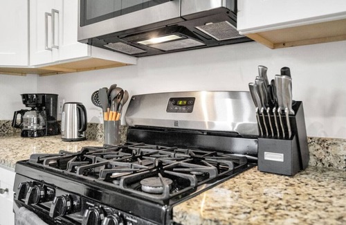 Uptown Historic District Apartment | Apt on Magazine St. - Walk to Shops & Restaurants