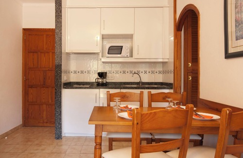Cala San Vicente House | Apt. Roble with balcony, communal pool, close to the beach 300 m, Wifi