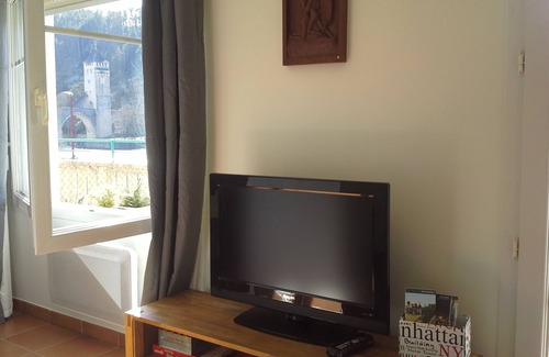 Cahors Apartment | Apt. T1 Bis in town on the 1st floor of a residence with terrace carractère