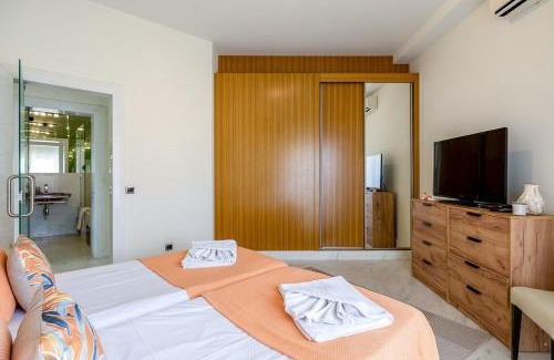 Ameijeira Apartment | Apt T2 with Unique Location Beachfront