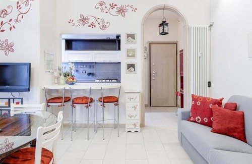 Como Apartment | APT with balcony 3km from the Lake! BOOK NOW!