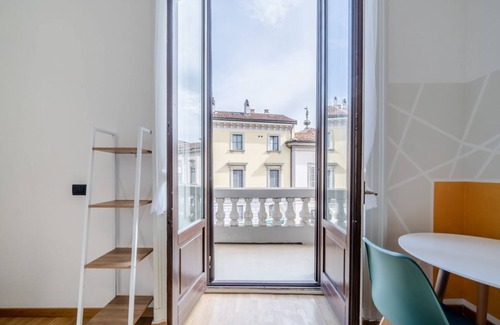 Magenta Apartment | APT with balcony on 2 levels Milan-Centre!