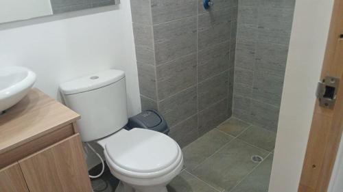 Torices Apartment | APTO A 5 MIN CAMINANDO PLAYAS DE MARBELLA y A 20 MIN DE MURALLAS