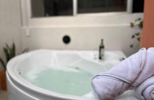 La Florida Apartment | Apto BBC With Jacuzzi In Heart Of Provenza