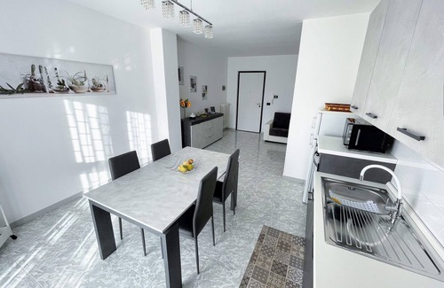 Valenzano Apartment | Apulian Apartment, Valenzano, Metropolitan Area of Bari