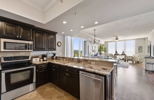 Gulfport Condo | "Aqua Blue" Condo on the beach is waiting on you withnbreathtaking balcony views