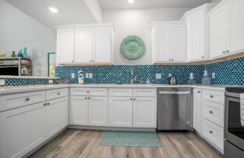 Port Aransas House | Aqua Dreams - Pet Friendly! Heated Private Pool!