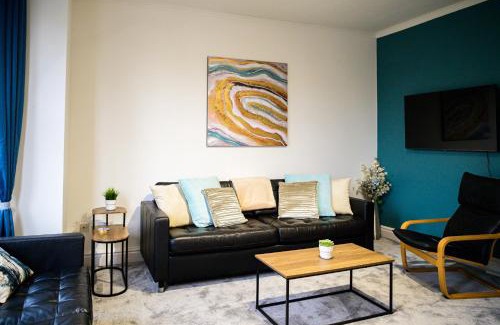 Manchester Apartment | Aqua Springs, 2 BR, 1st floor apartment, near Didsbury