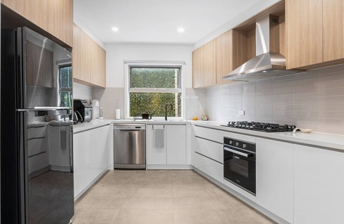 Capel Sound House | Aqua Vista Escape - Stylish 3-bedroom townhouse.