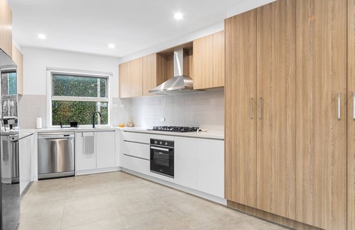 Capel Sound House | Aqua Vista Escape - Stylish 3-bedroom townhouse.
