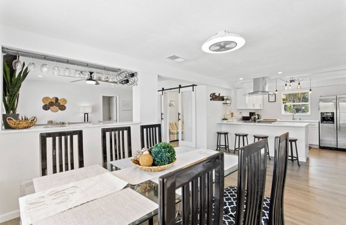 Warm Mineral Springs House | AQUA VISTA * WATERFRONT RESORT STYLE * NEAR BEACHES