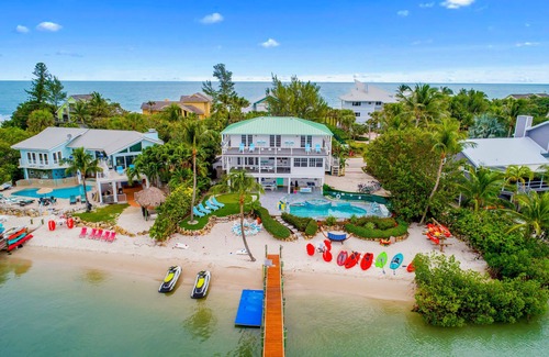 Stuart House | Aquarius Ocean-to-River Resort: 26BR/18BA Beachfront, Sleeps 60+ Pools/Spa/Docks