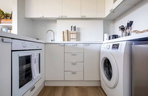 Rushcutters Bay Apartment | Aquarius Rising Poolside in Rushcutters Bay