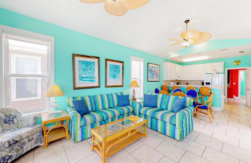 East End House | Aquarius