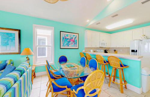 East End House | Aquarius