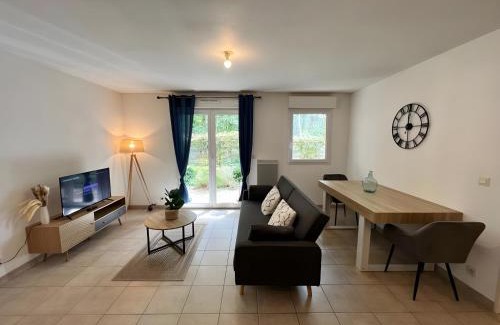 Pin - Vert Galant Apartment | Aquatique - piscine - 5pers - Rêve au Mans