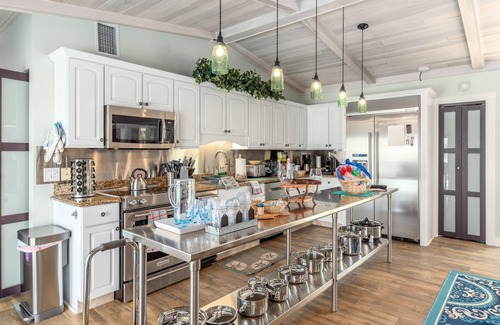 Stuart House | Aquatopia Resort: SideBySide Riverfront, steps2ocean, Pools/Docks/HotTubs & More
