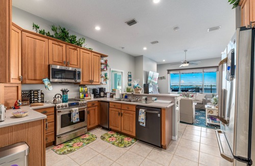 Stuart House | Aquatopia Resort: SideBySide Riverfront, steps2ocean, Pools/Docks/HotTubs & More