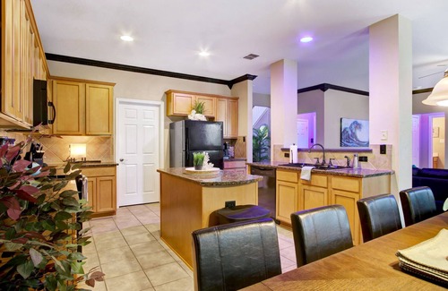 San Antonio House | Aqueous - A Birdy Vacation Rental