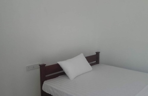 Negombo Bed & Breakfast | Araliyawhitehouse in negombo city