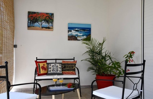 Saint-Pierre De La Reunion House | ARAUCARIA charming accommodation with swimming pool 2 to 4 people
