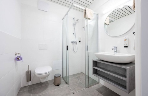 Geidorf Apartment | Arbio I Cozy Studio Balcony near Graz Clock Tower