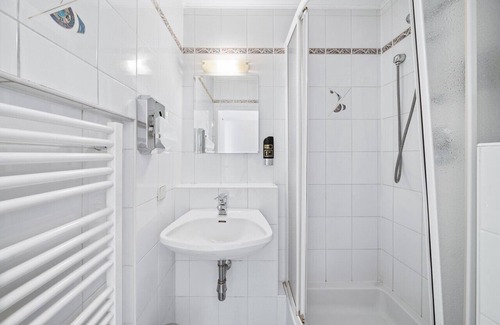 Schottenfeld Apartment | Arbio I Flora Collection