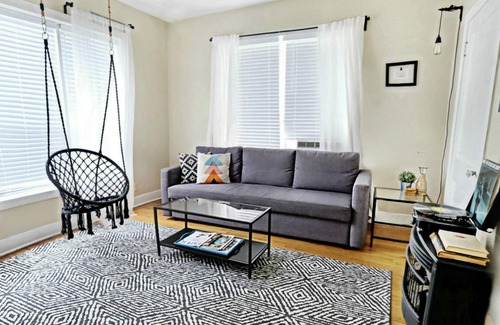 Lower Greenville Apartment | Arboretum Tickets Available, The Artist's Corner