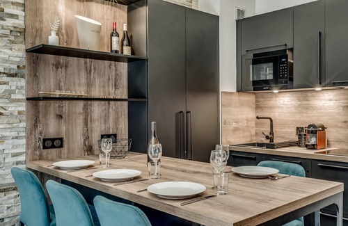 Arc-1950 Apartment | Arc 1950 -Charming 2/4 person apartment in a ski in/ski out hotel residence