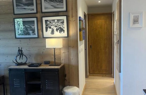 Arc-1950 Apartment | Arc 1950 Ski in Ski out and Spa- Newly refurbished 153 Sources De Marie- 2 bedroom , 2 bathroom-Sleeps 4-6, Mont Blanc view from every window, Free WiFi