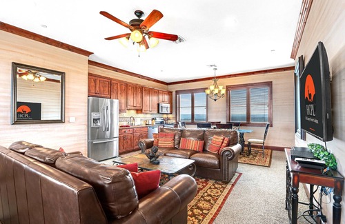 Johnson City Hotel | Arc de Texas - Louis XIV Suite I Penthouse, pools, fishing on 2001 acre ranch!