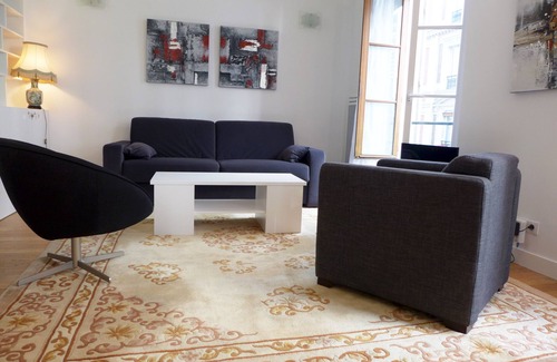 Ternes Apartment | “Arc de Triomphe” is just next door- Bright apt with elevator – 4 guests PON