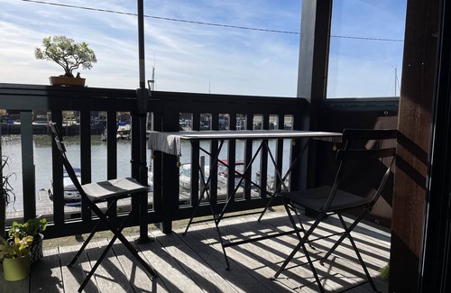 La Teste-de-Buch Apartment | Arcachon near. superb contemporary T3 facing the oyster port of La Teste.